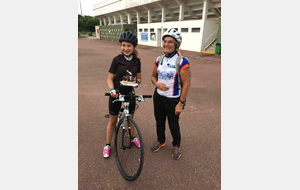 La plus jeune participante , 14 ans !! Avec son trophée.