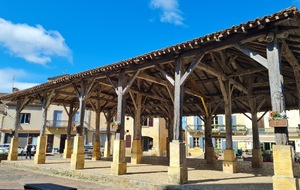 Visite de BELVES, la halle 